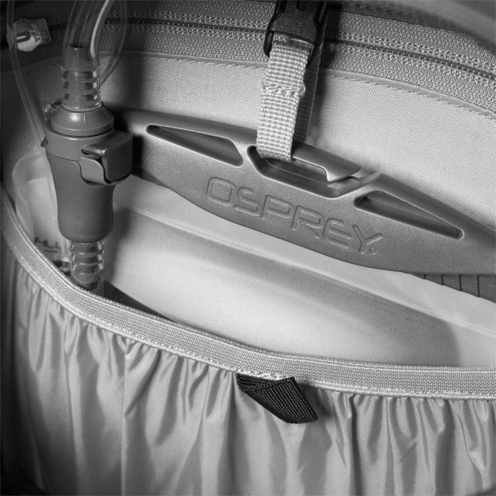 Osprey Hikelite 18 Backpack Black 5 Osprey Hikelite 18 Backpack Black - Image 5