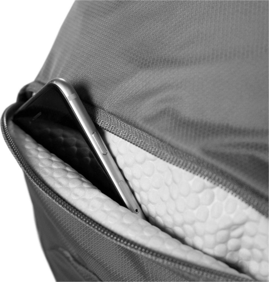 Osprey Hikelite 18 Backpack Black 6 Osprey Hikelite 18 Backpack Black - Image 6