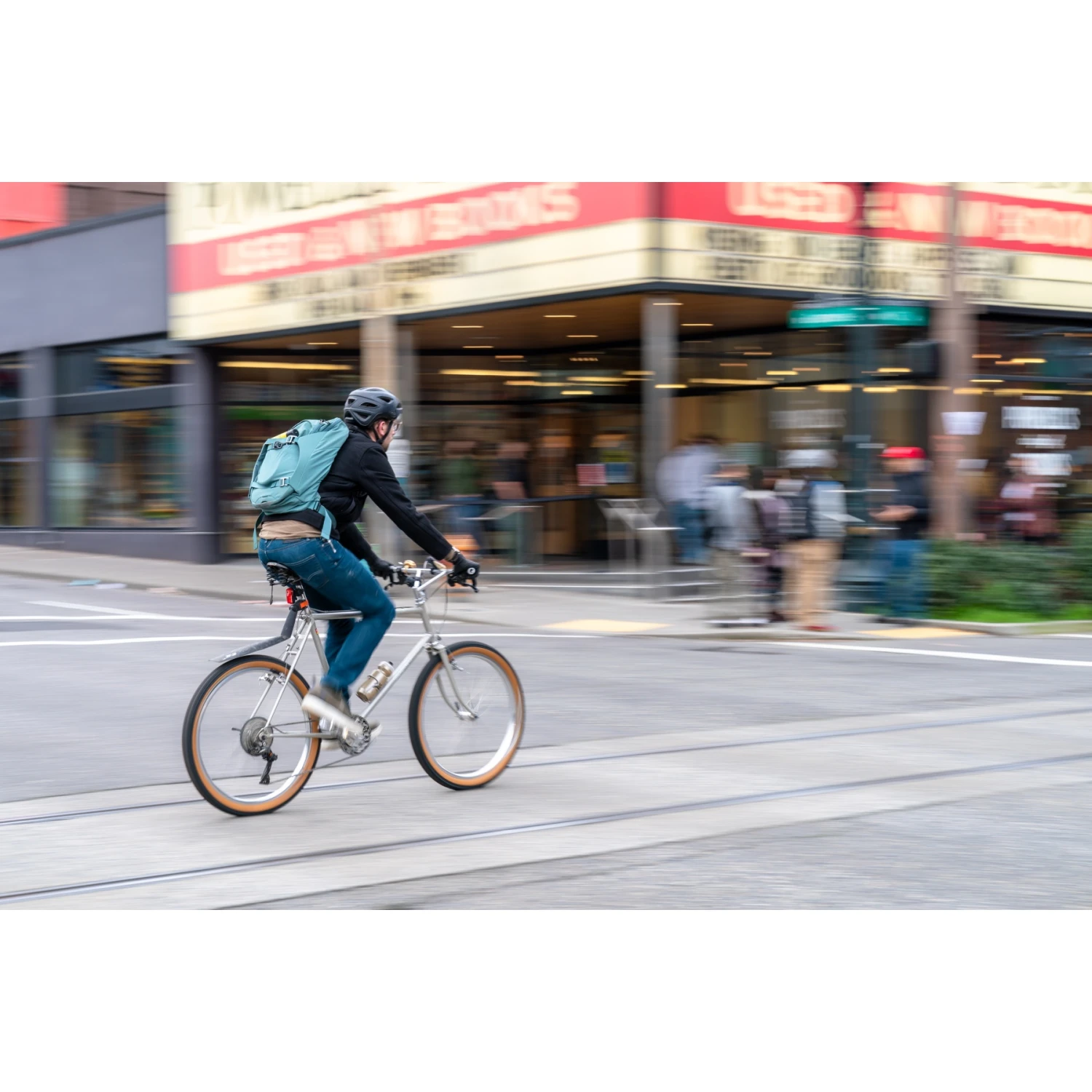 Osprey Metron 24 Backpack - Tan Concrete 14 Osprey Metron 24 Backpack - Tan Concrete - Image 14