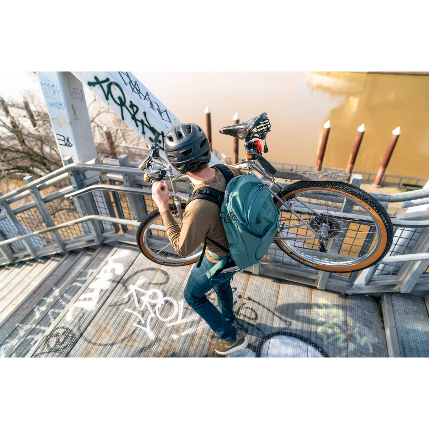 Osprey Metron 24 Backpack - Tan Concrete 15 Osprey Metron 24 Backpack - Tan Concrete - Image 15