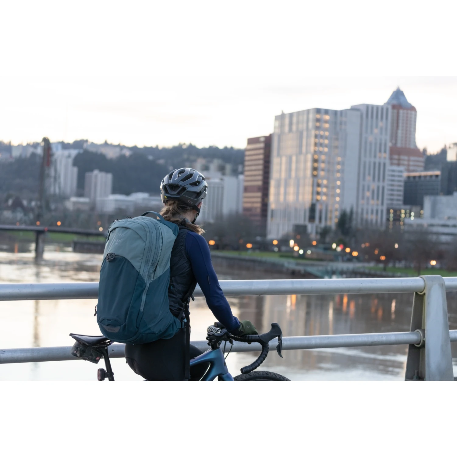 Osprey Radial 26+8 Backpack - Tan Concrete 12 Osprey Radial 26+8 Backpack - Tan Concrete - Image 12