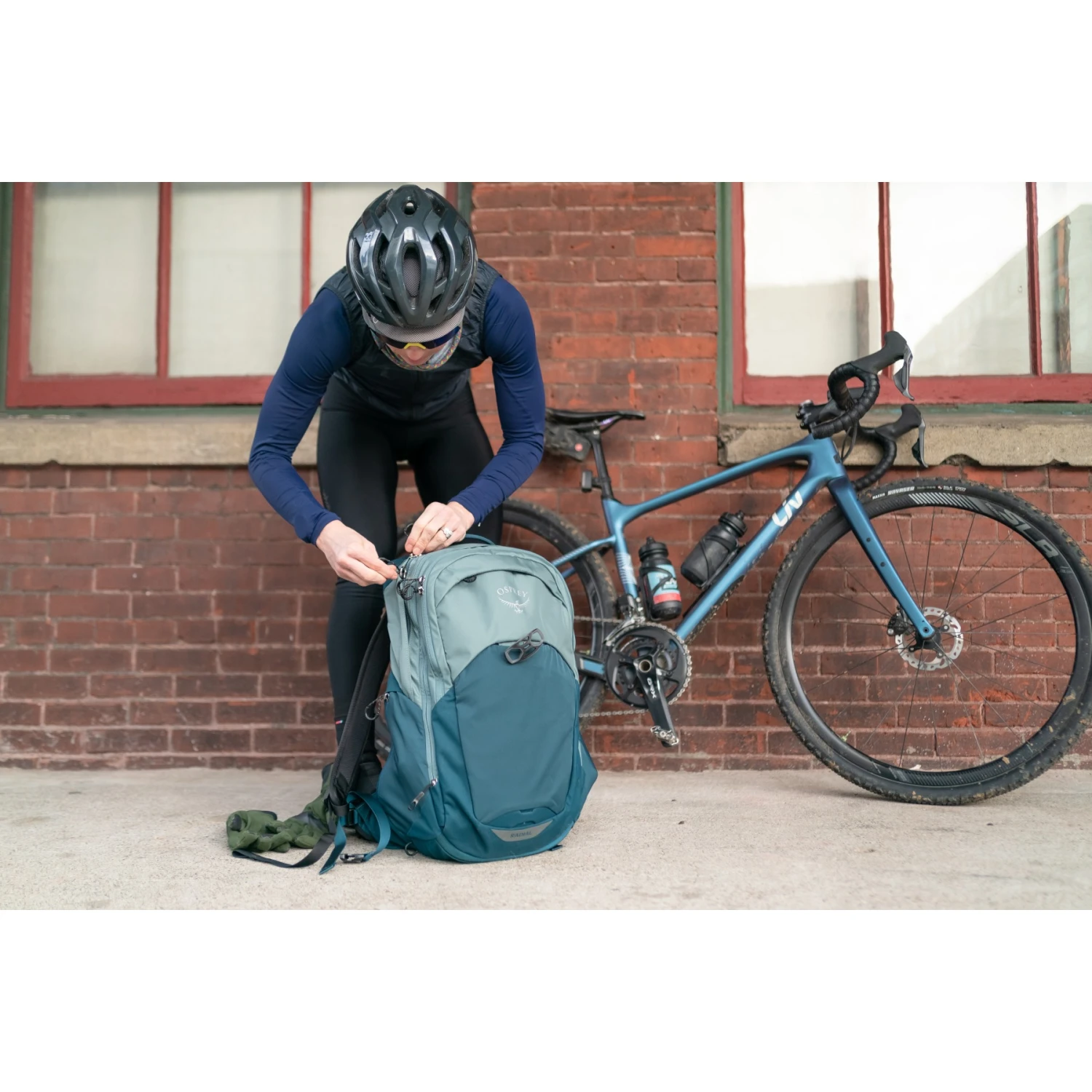 Osprey Radial 26+8 Backpack - Tan Concrete 13 Osprey Radial 26+8 Backpack - Tan Concrete - Image 13