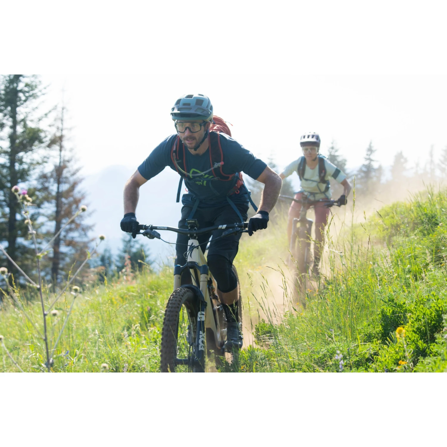 Osprey Raven 14 Women's Backpack + Hydration Bladder - Aprium Purple 8 Osprey Raven 14 Women's Backpack + Hydration Bladder - Aprium Purple - Image 8