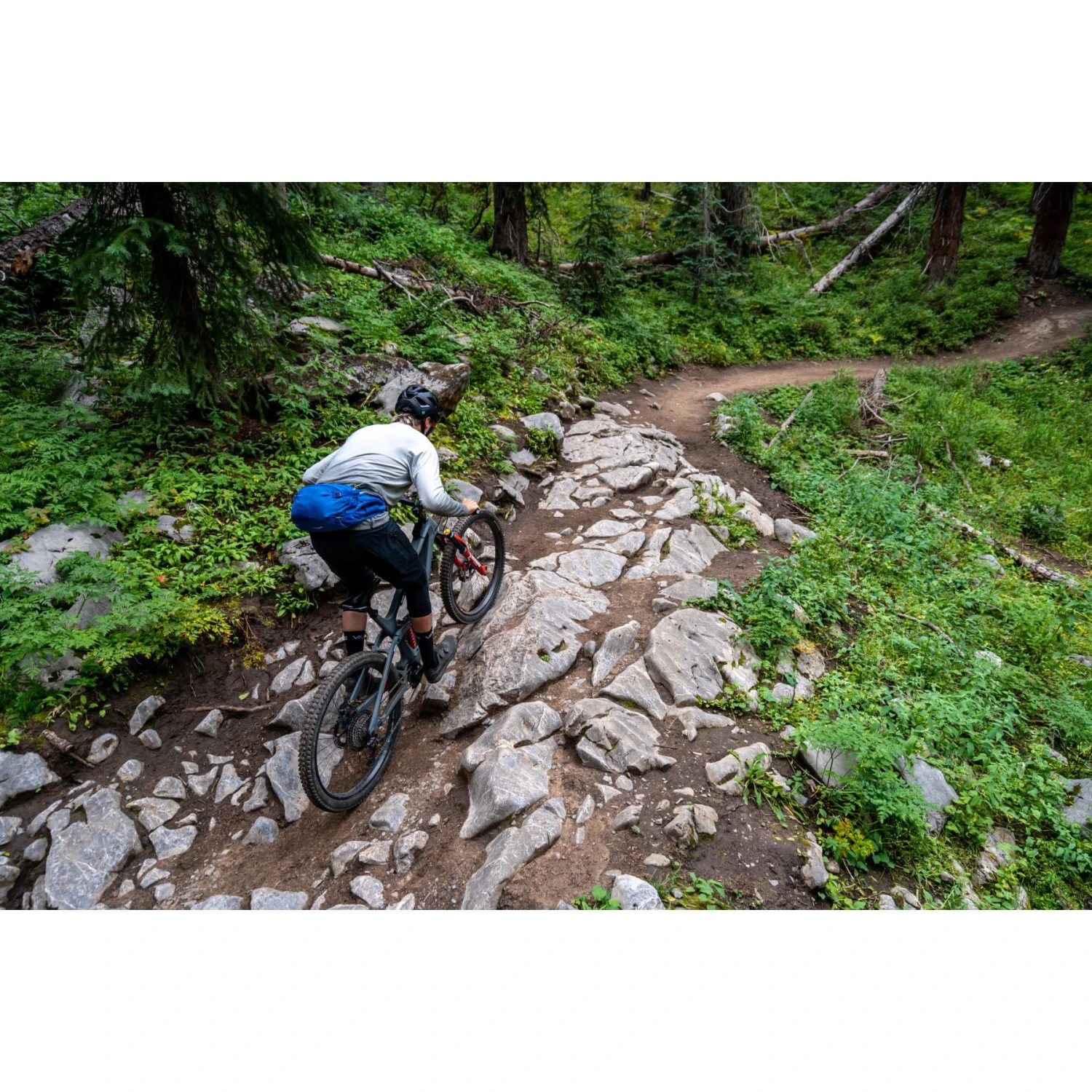 Osprey Seral 7 Waist Pack + Hydration Bladder - Black 13 Osprey Seral 7 Waist Pack + Hydration Bladder - Black - Image 13