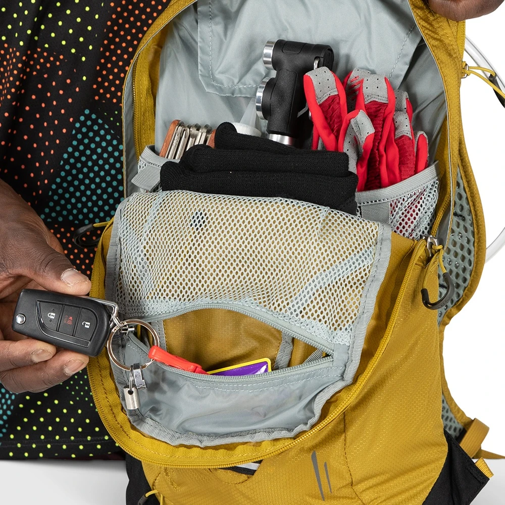 Osprey Syncro 5 Backpack - Coal Grey 7 Osprey Syncro 5 Backpack - Coal Grey - Image 7