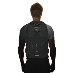 Osprey Syncro 20 Backpack - Wolf Grey 14 Osprey Syncro 20 Backpack - Wolf Grey -Osprey syncro 20 pack on body web 827567