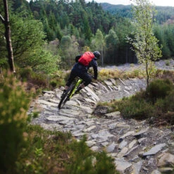 Osprey Syncro 20 Backpack - Wolf Grey 22 Osprey Syncro 20 Backpack - Wolf Grey -Osprey syncro hero 01 web 827577